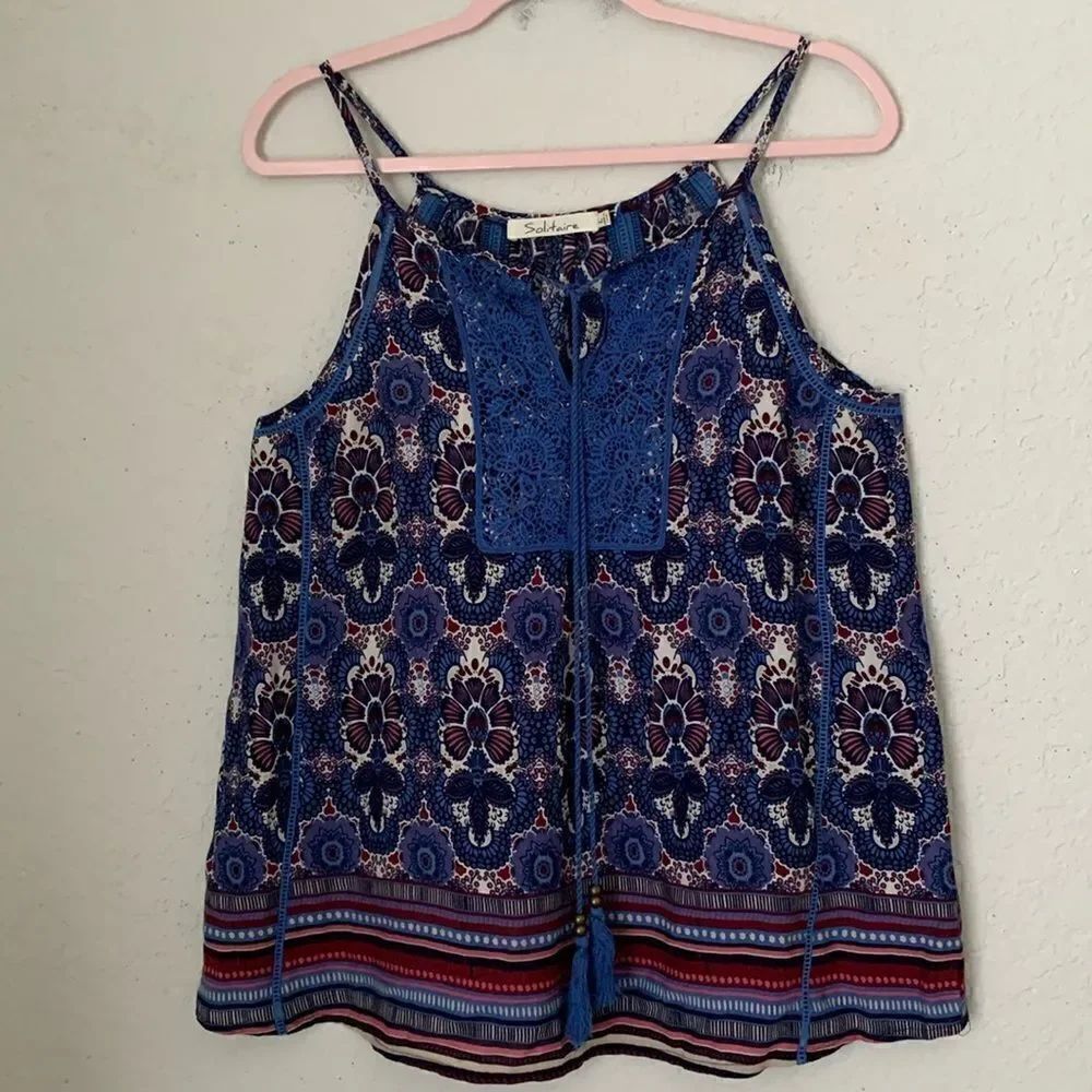 Solitaire Rayon Embroidered Blue Floral Top Size L